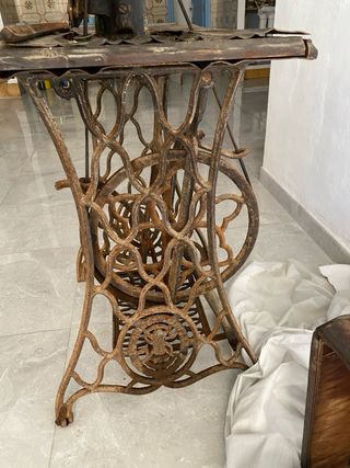 Máquina de coser Singer antigua