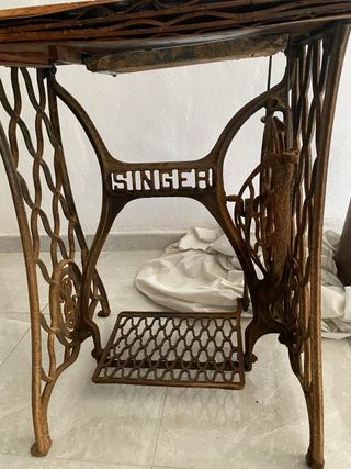 Máquina de coser Singer antigua
