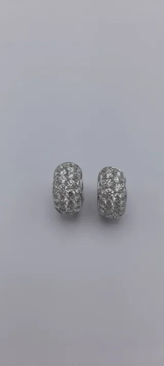 Pendientes de oro blanco 18kt con brillantes.