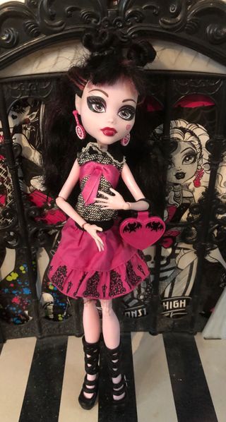 Monster High Draculaura Picture Day