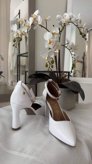 Zapatos de novia tacón blanco punta fina
