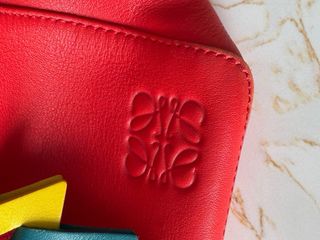 Bolso Loewe V Bucket Rojo Multicolor
