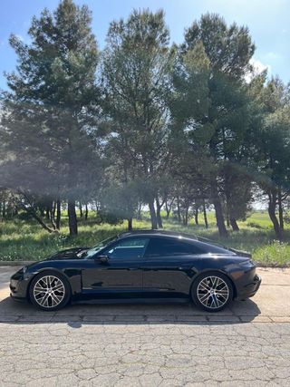 Porsche Taycan 4S