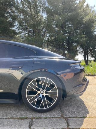 Porsche Taycan 4S
