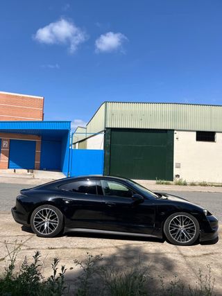 Porsche Taycan 4S