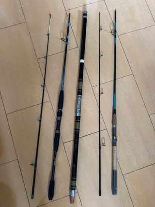 3 cañas de pescar de diferentes tamaños