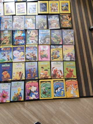 Lote de 65 DVD Looney Tunes, Disney, Barrio Sésamo