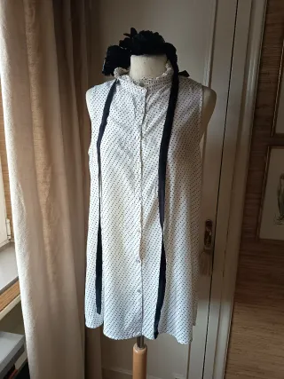 Blusa Sybilla lunares cuello volante lazo