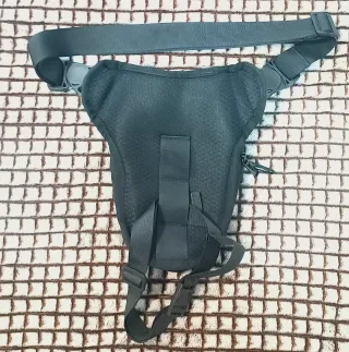 Riñonera pernera moto unisex negra