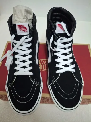 Zapatillas Vans Sk8-Hi Negras y Blancas
