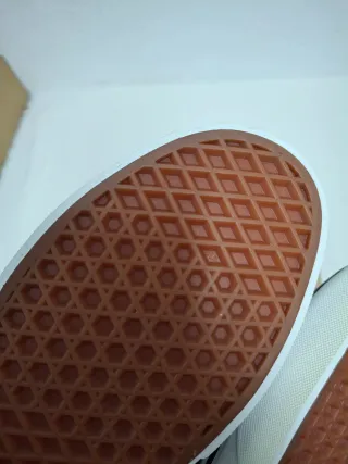 Zapatillas Vans Sk8-Hi Negras y Blancas