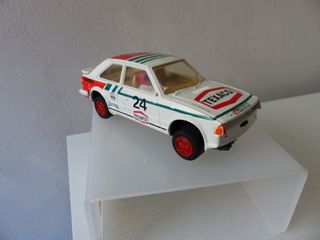 FORD ESCORT BLANCO - SCALEXTRIC