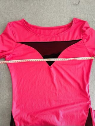 Vestido fucsia con malla