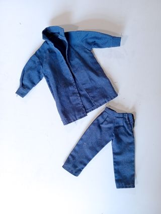 Muñeca Barbie con ropa, años 80