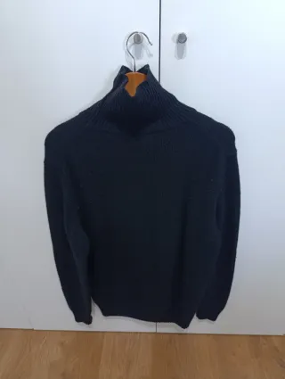 Jersey Zara cuello alto negro