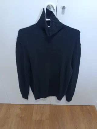 Jersey Zara cuello alto negro