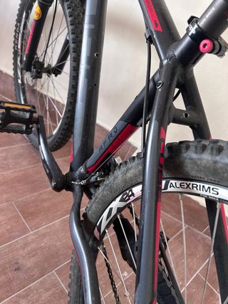 Bicicleta Cube Attention 26' CMPT