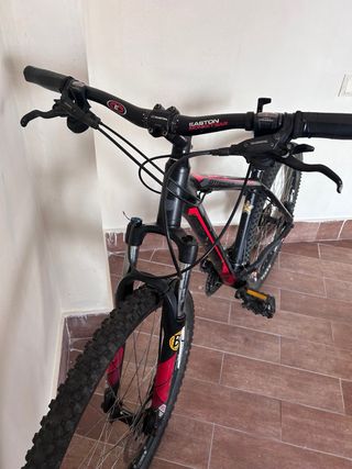 Bicicleta Cube Attention 26' CMPT