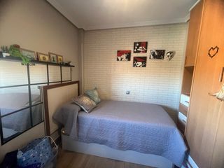 Alquilo habitación a chica estudiante.