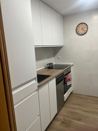 Alquilo habitación a chica estudiante.