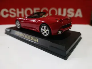 Modellino di Ferrari California in scala 1/43