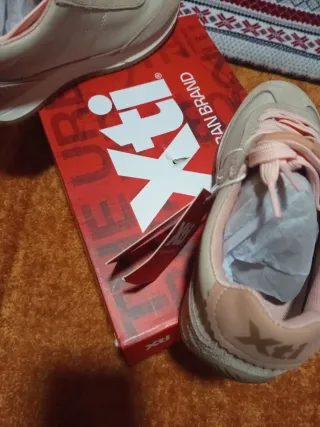 Deportivas Xti beige y rosa