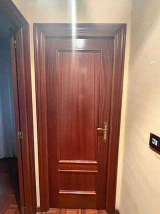 6 Puertas de madera con vidrieras y 3 sin cristal