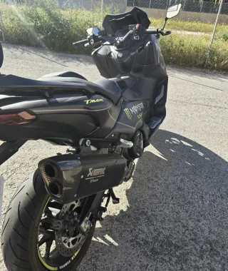 Yamaha TMAX 560 Monster Energy