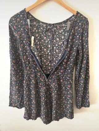 Mono Bershka floral manga larga