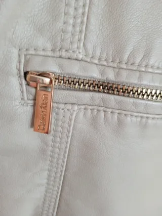 Chaqueta entallada efecto piel Calvin Klein