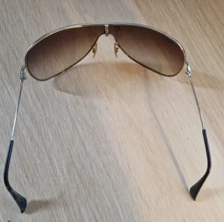 Gafas de sol Ray-Ban marrones y plateadas