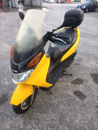 Suzuki Burgman 150 Scooter Maxi Automático
