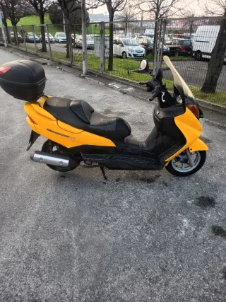 Suzuki Burgman 150 Scooter Maxi Automático