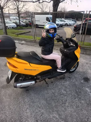 Suzuki Burgman 150 Scooter Maxi Automático