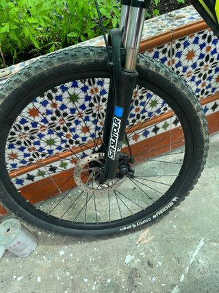 Bicicleta Eléctrica de Montaña Xenon