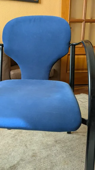 Sillas de oficina azules (2 unidades)