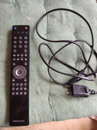 TV Grundig Preta