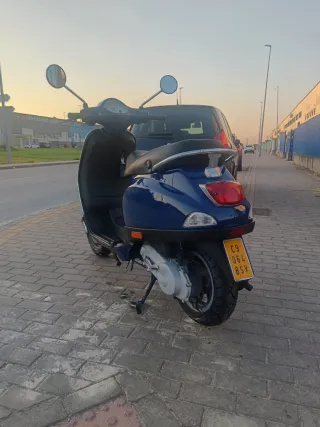 Piaggio Vespa LX 50 Azul