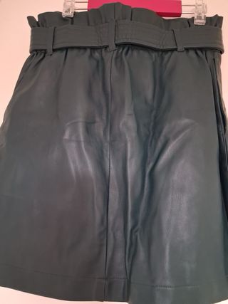 Falda Zara verde con cinturón