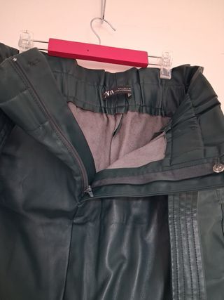 Falda Zara verde con cinturón