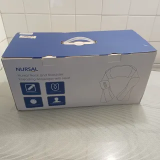 Massaggiatore per collo in similpelle nero