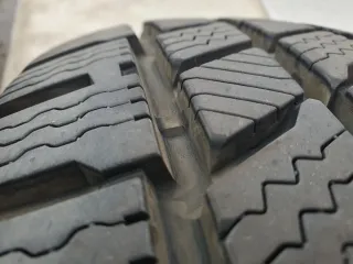 4 Neumáticos Invierno Furgoneta 215/70R15C