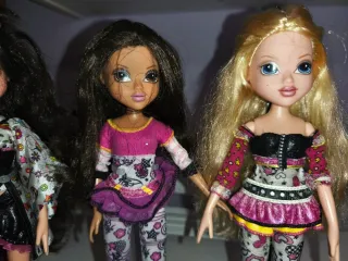 Lote 7 Muñecas Moxie
