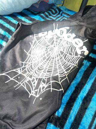 Sudadera Negra con Diseño de Telaraña Spider