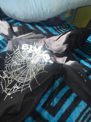 Sudadera Negra con Diseño de Telaraña Spider