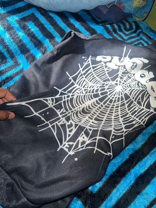 Sudadera Negra con Diseño de Telaraña Spider