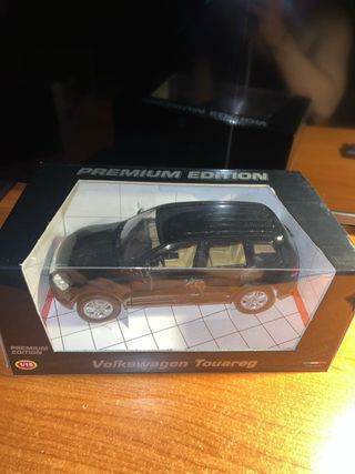 Volkswagen Touareg 1/18 Bburago