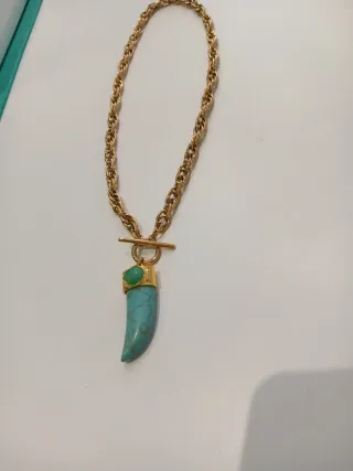 Colar Dourado com Pingente Turquesa