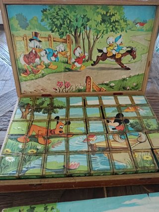 Puzzle Disney- cubes 2040 caja de Madera