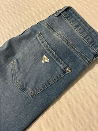 Pantalón vaquero Guess Mid Rise Jeggings